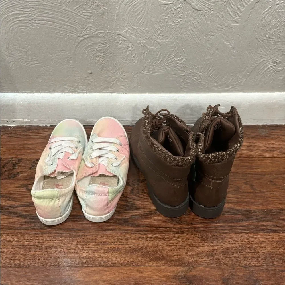 Girls fashion boot and flat sneakers bundle size 4